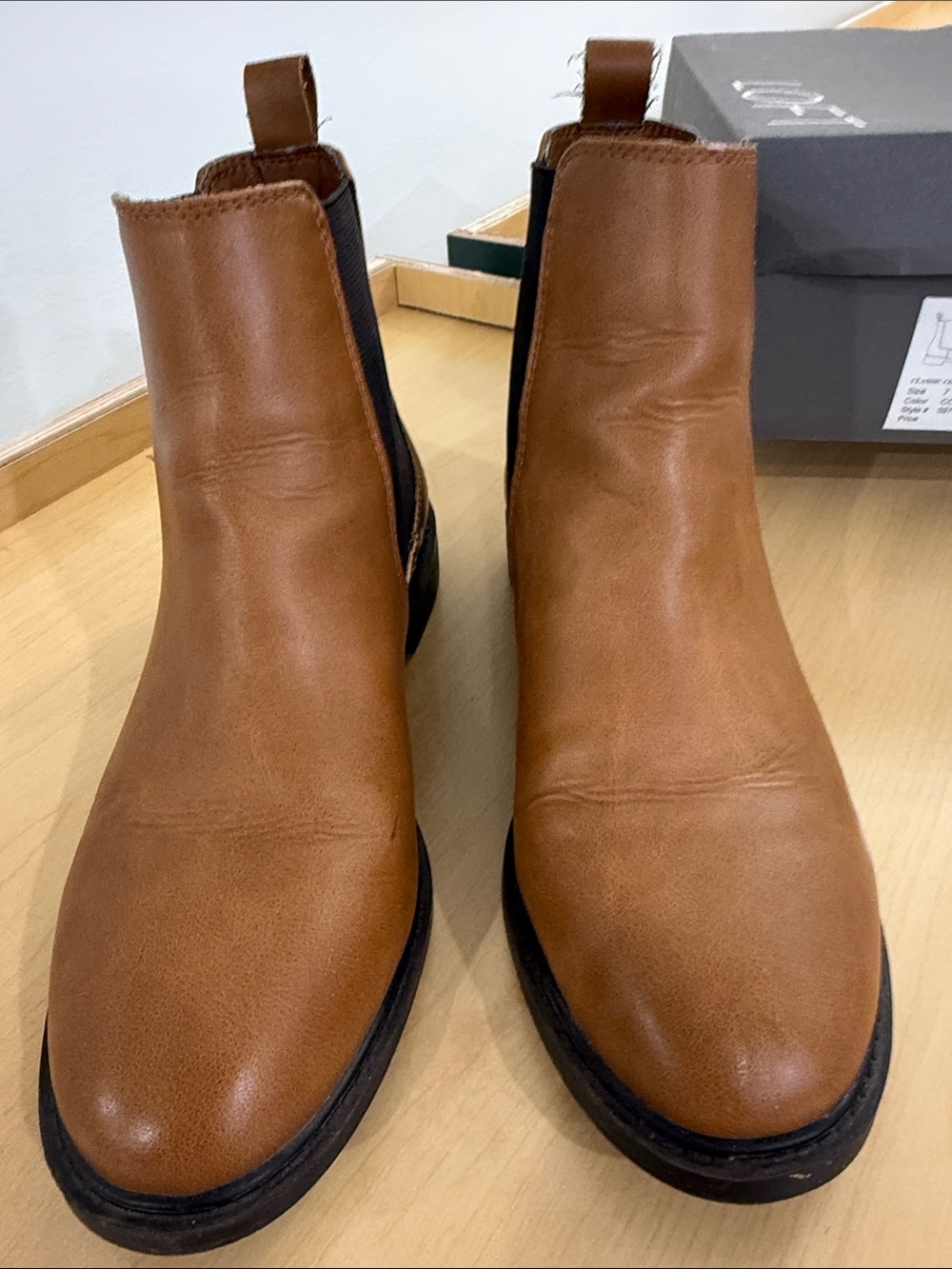 LOFT women’s Chukka Boots in Cognac. Size 7